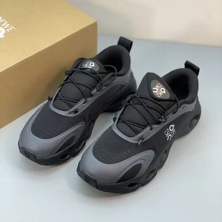 ロエベ スニーカー