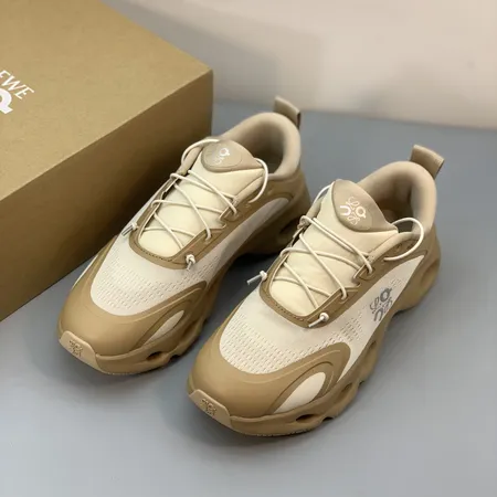 ロエベ スニーカー