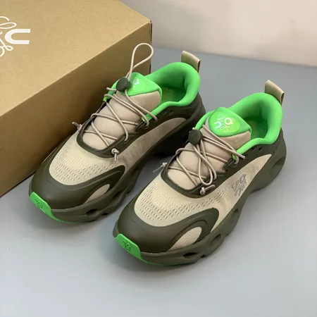 ロエベ スニーカー