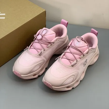 ロエベ スニーカー