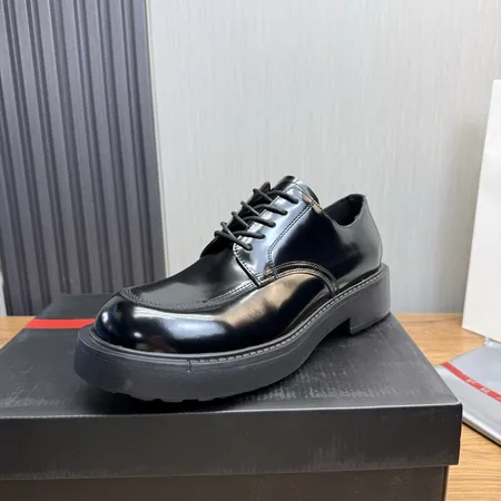 プラダ ビジネスシューズ