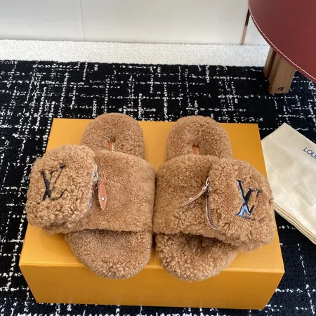 ルイヴィトン スリッパ