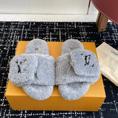 ルイヴィトン スリッパ