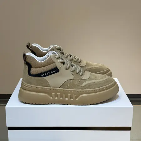 ジバンシィ カジュアルシューズ