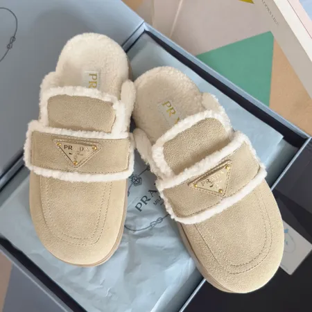 プラダ スリッパ