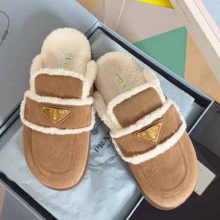 プラダ スリッパ