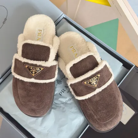 プラダ スリッパ