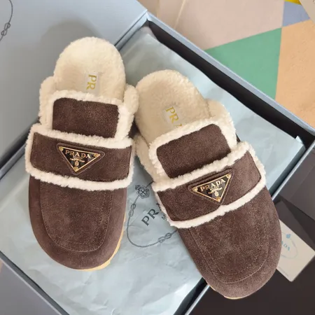 プラダ スリッパ