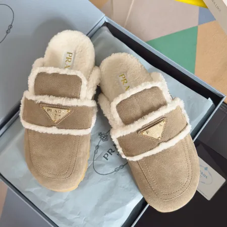 プラダ スリッパ