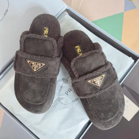 プラダ スリッパ
