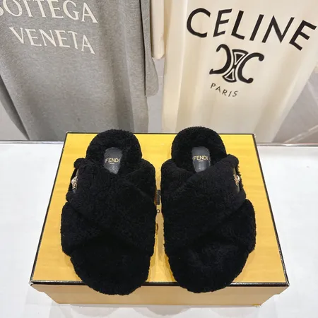 フェンディ スリッパ