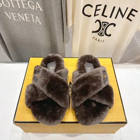 フェンディ スリッパ