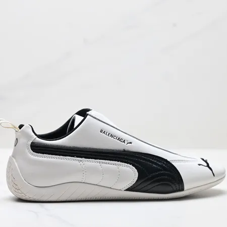 プーマ スニーカー