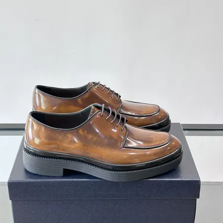 プラダ ビジネスシューズ