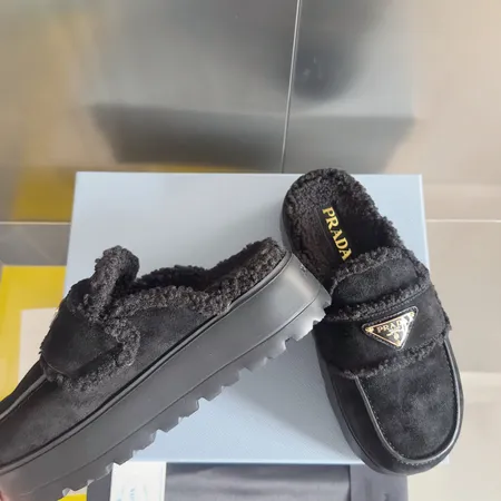 プラダ スリッパ