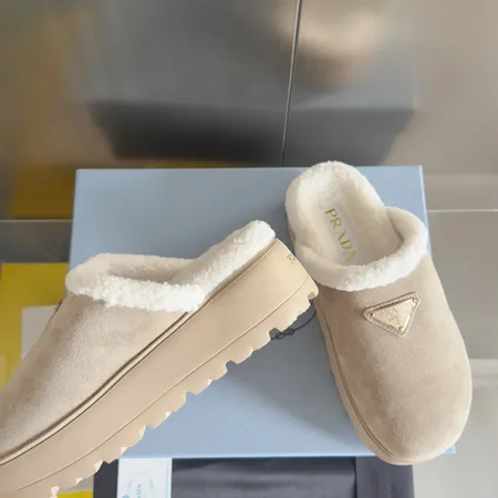 プラダ スリッパ