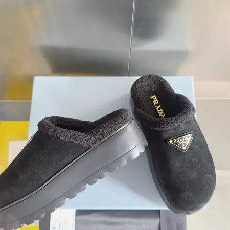 プラダ スリッパ