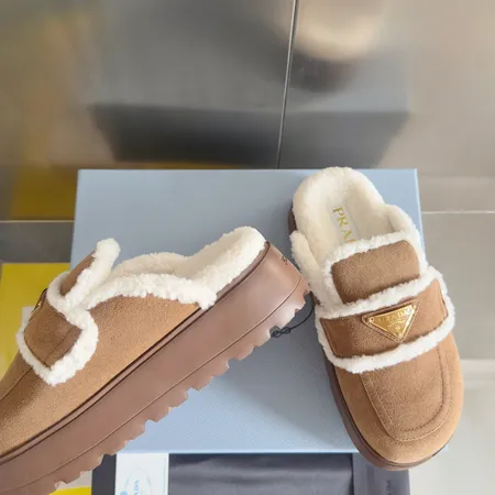 プラダ スリッパ