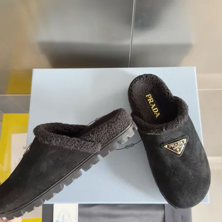 プラダ スリッパ