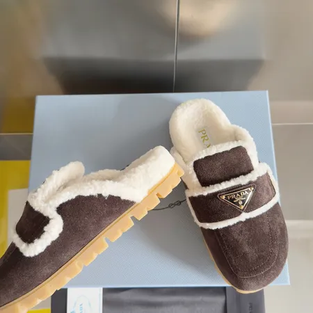 プラダ スリッパ
