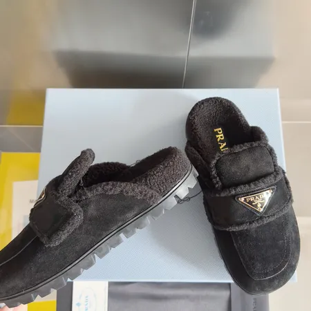 プラダ スリッパ