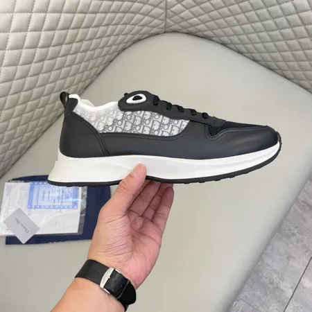 ディオール カジュアルシューズ