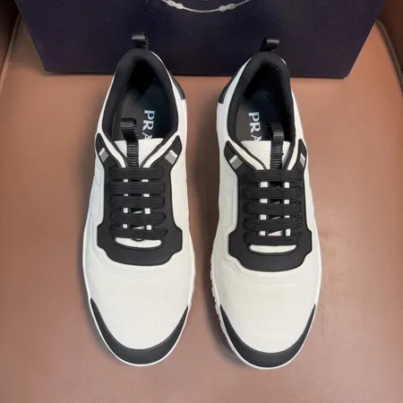 プラダ スニーカー