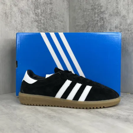 アディダス カジュアルシューズ