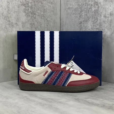 アディダス カジュアルシューズ