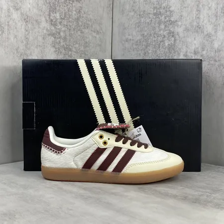 アディダス カジュアルシューズ