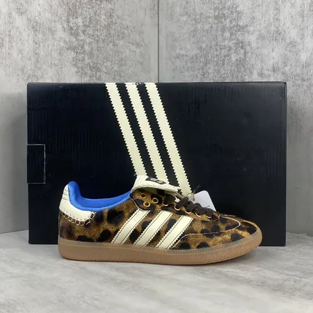 アディダス カジュアルシューズ