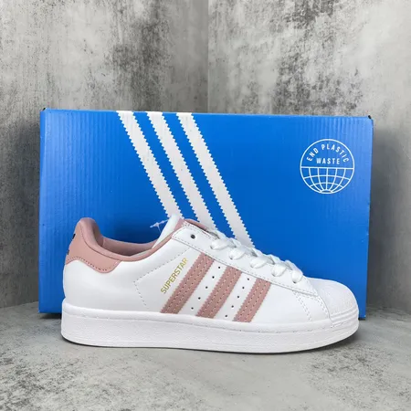 アディダス カジュアルシューズ