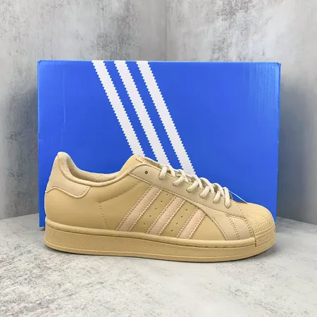 アディダス カジュアルシューズ