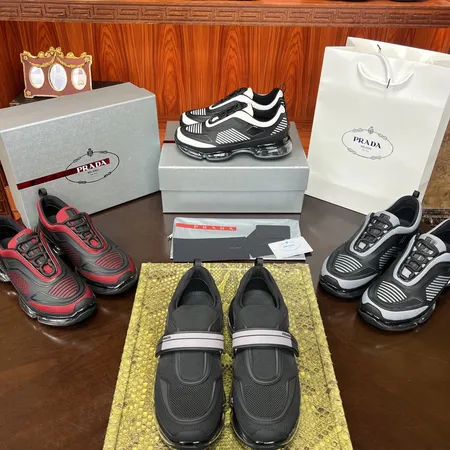 プラダ スニーカー
