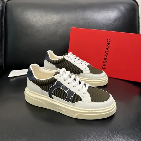 フェラガモ カジュアルシューズ