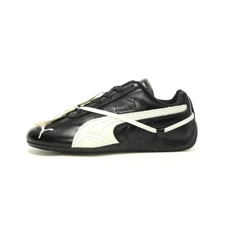プーマ スニーカー