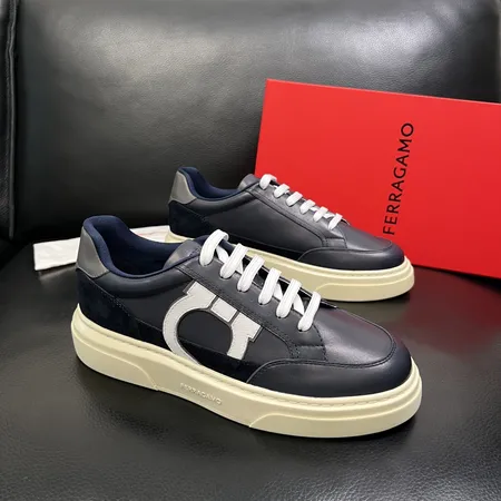 フェラガモ カジュアルシューズ