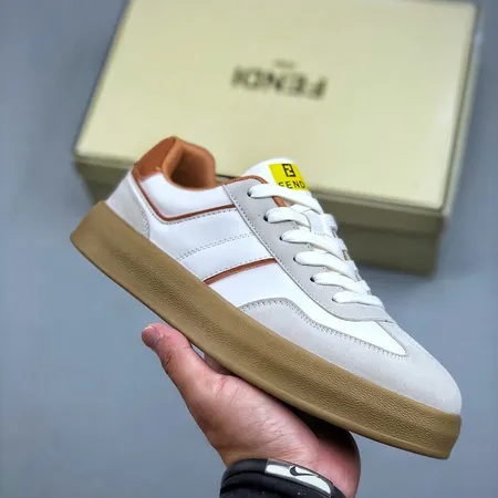 フェンディ カジュアルシューズ