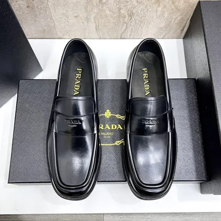 プラダ ビジネスシューズ