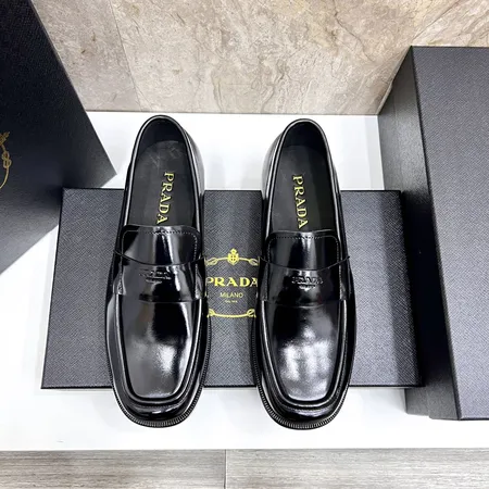 プラダ ビジネスシューズ