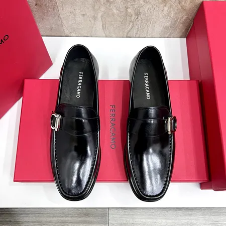 フェラガモ ビジネスシューズ
