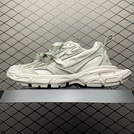 バレンシアガ スニーカー