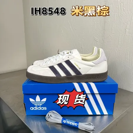 アディダス カジュアルシューズ