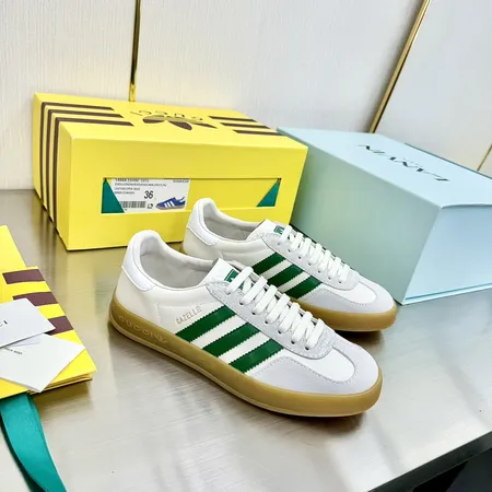 アディダス カジュアルシューズ