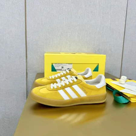 アディダス カジュアルシューズ