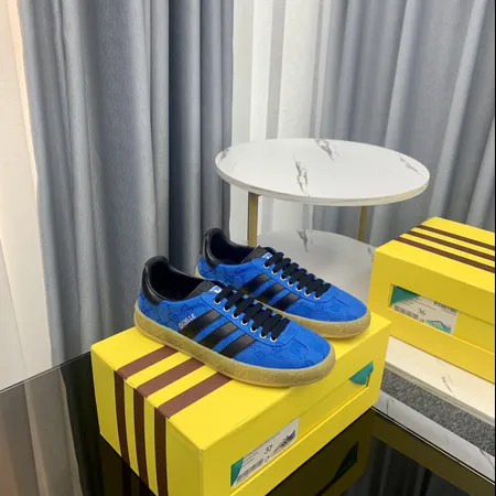 アディダス カジュアルシューズ