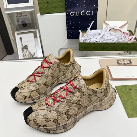 グッチ スニーカー