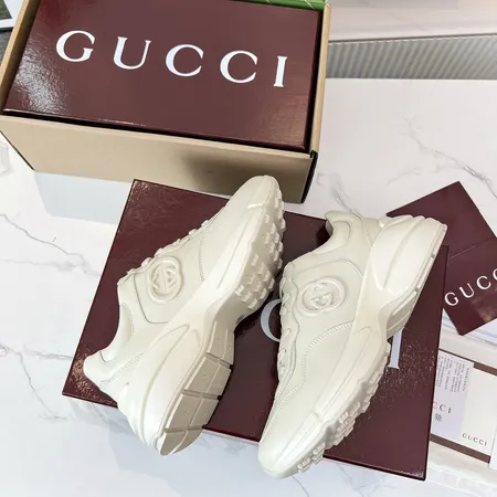 グッチ スニーカー