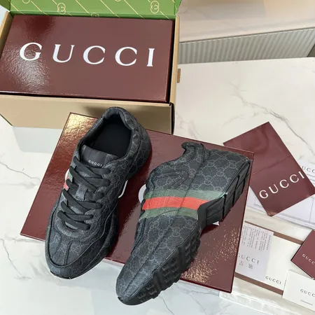 グッチ スニーカー