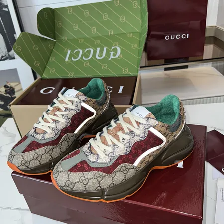 グッチ スニーカー